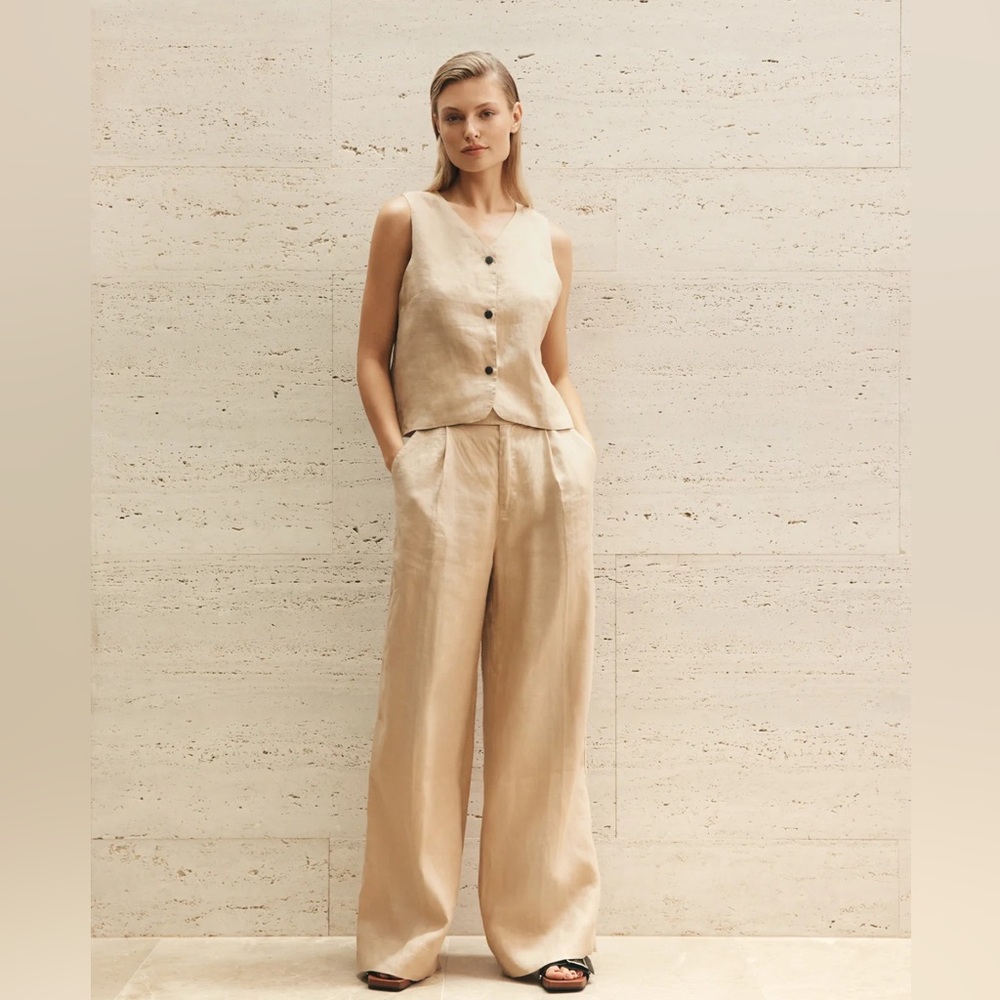 Tan button up vest and tailored trousers set, size large, tags still on!